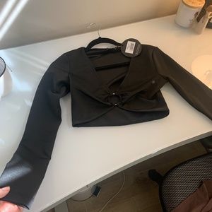 White Fox Boutique Black Long Sleeve Crop